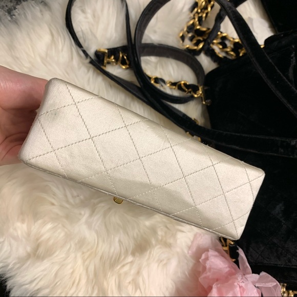 Vintage Chanel 24k white satin mini square flap - Picture 4 of 16